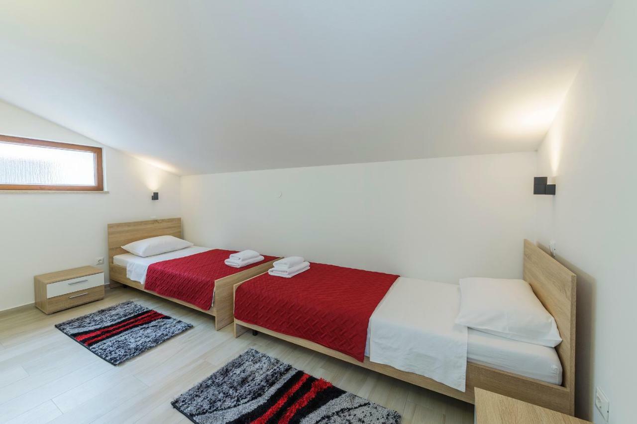 Apartmani Suzi Pula Zewnętrze zdjęcie